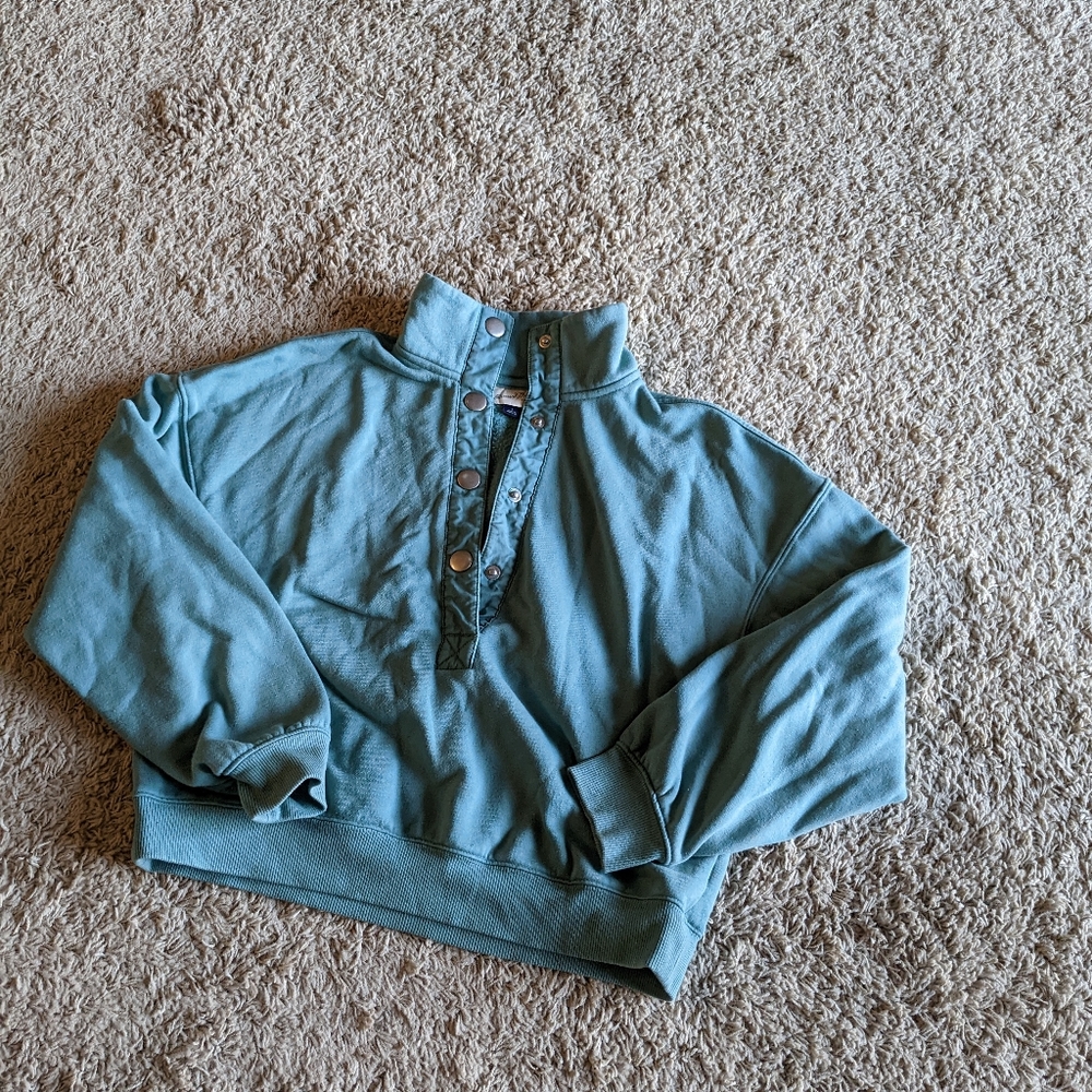 Universal thread sweatshirt